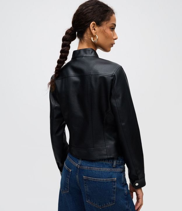 Campera en PU con Cuello Alto y Cremallera Delantera 5