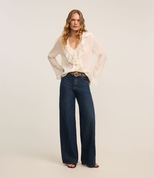 Blusa Texturizada en Viscosa con Volado de Escote 2