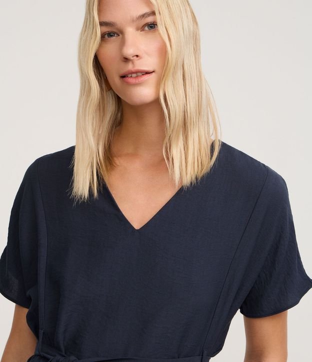 Blusa en Crepé con Escote V y Lazo en la Cintura 3