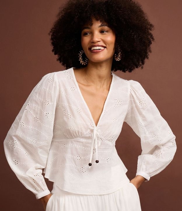 Blusa en Laise con Manga Abullonada y Lazo 6