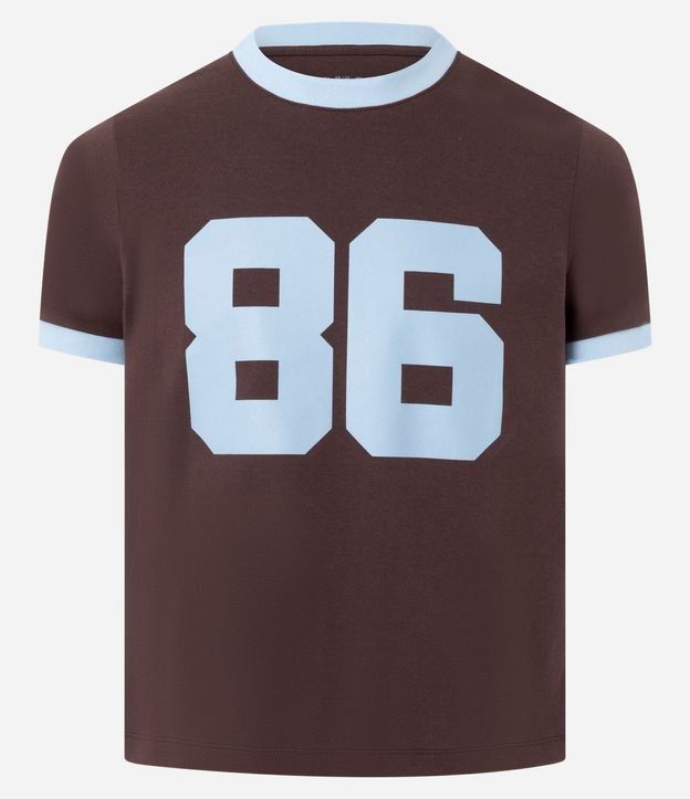 Remera Deportiva Baby Tee con Rib y Estampa Lettering 86 4