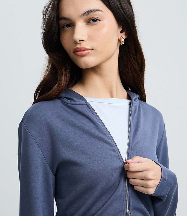 Campera en Modal con Capucha y Cierre en Cremallera 4