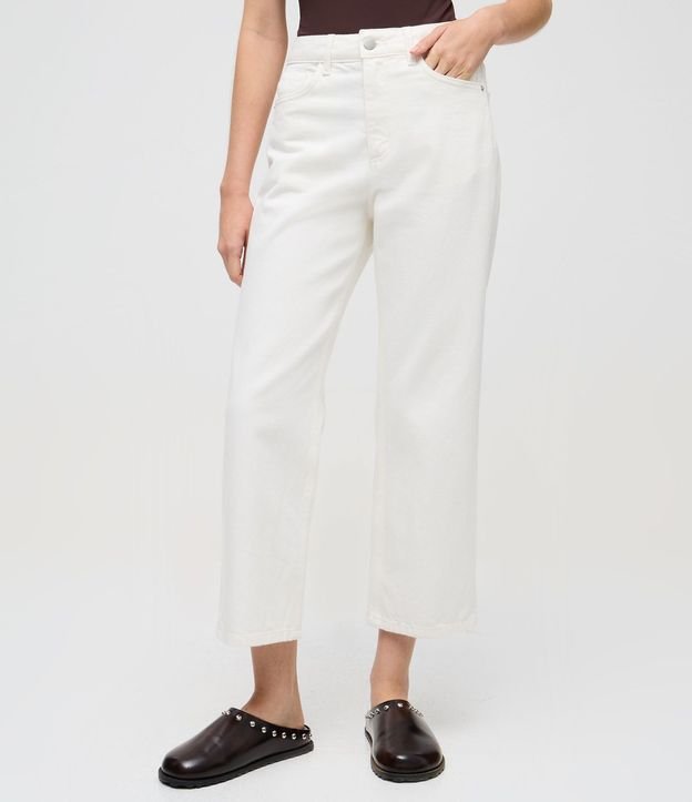 Pantalón Recto Cropped en Sarga con Trabillas en la Cintura 2