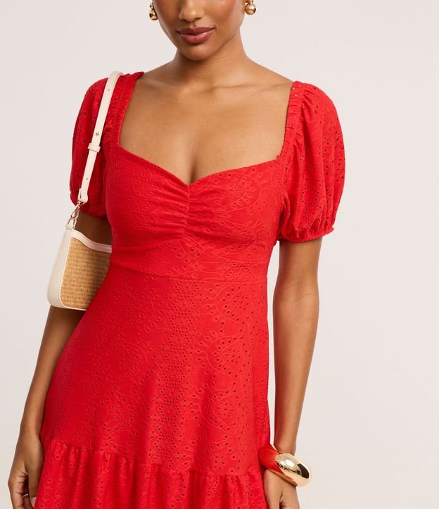 Vestido corto en Laise con Manga Abullonada y Bordado cutout 4