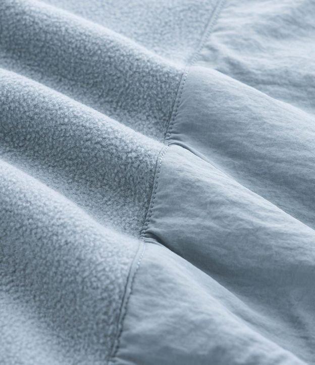 Buzo Masculino de Fleece con Capucha y Recorte en Tejido Plano 7