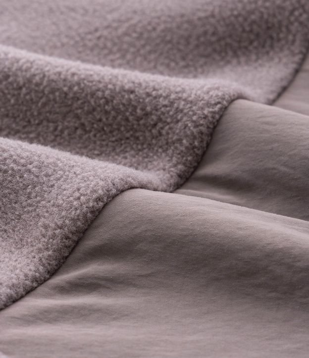 Buzo Masculino de Fleece con Cierre y Recortes Contrastantes 9