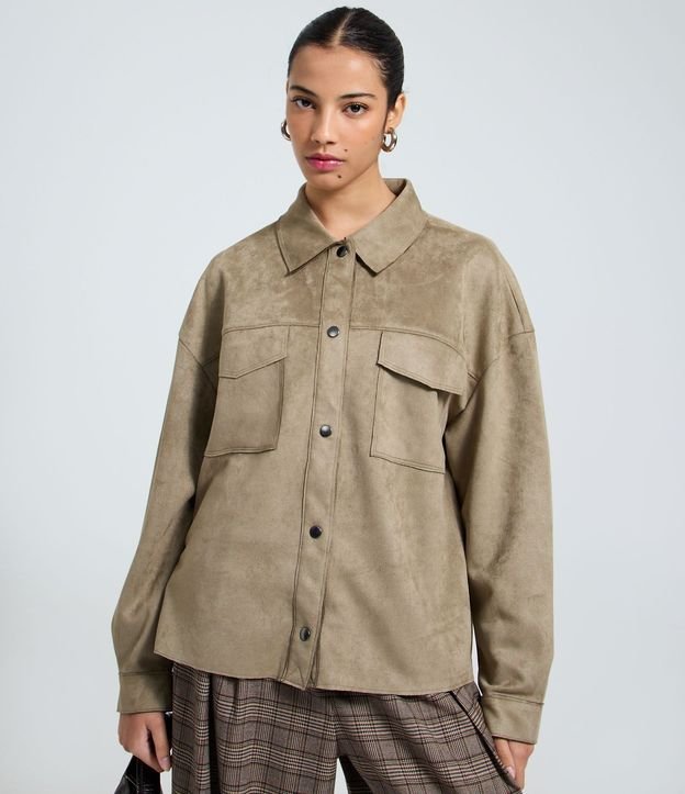 Camisa Regular en Gamuza con Bolsillo Cargo 6