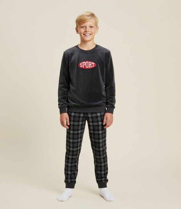 Pijama Infantil Largo en Plush con Estampado Racer – Talle 7 a 16 años