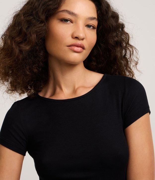 Blusa Acanalada en Rib con Cuello Polo 4