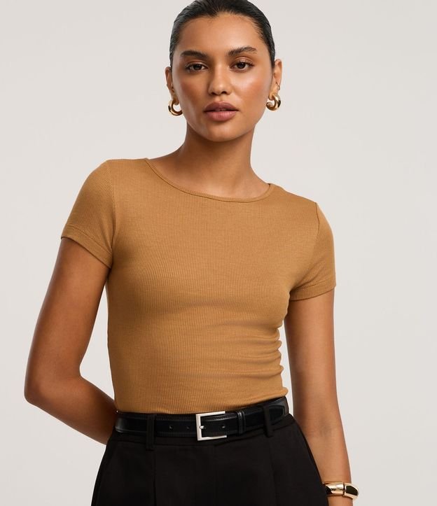 Blusa Acanalada en Rib con Cuello Polo