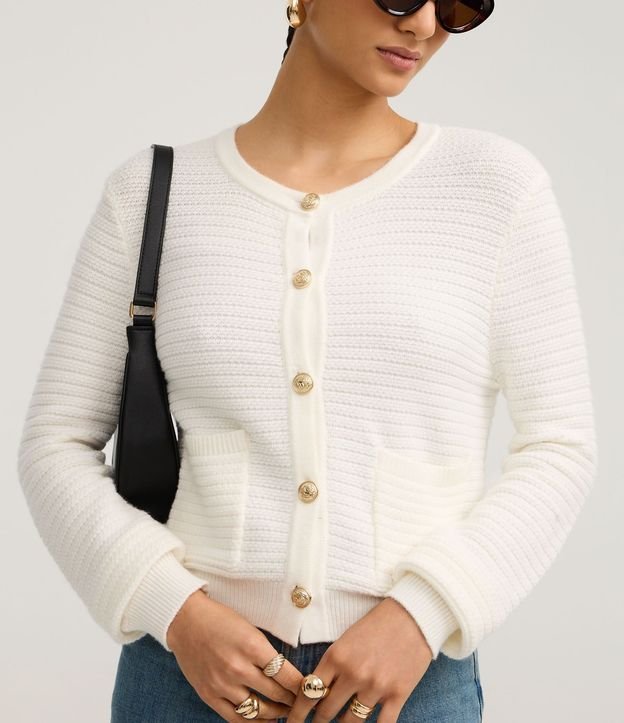 Cardigan Texturizado en Punto con Botones Metalizados 5