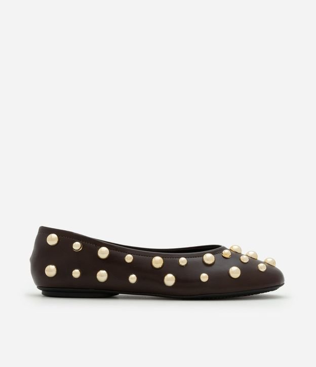 Zapatilla en PU Punta Redonda con Big Esferas de Metal