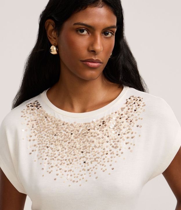 Blusa en Viscosa con Lentejuelas Metalizados en el Pecho 3