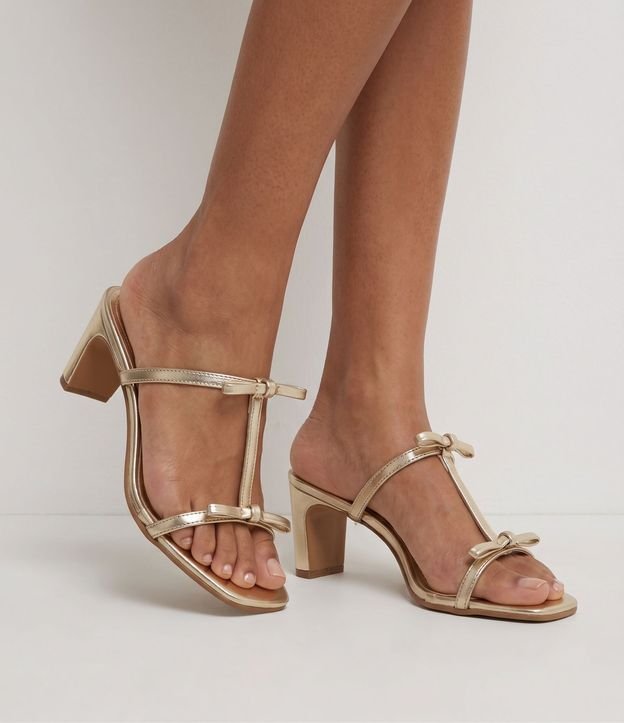Sandalia Mule con Tiras Finas y Lacitos 2
