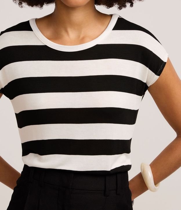 Blusa en Viscosa con Rayas Horizontales Largas 4