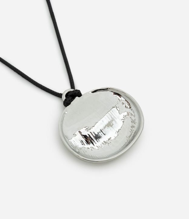 Collar Corto con Cordón y Colgante de Medalla