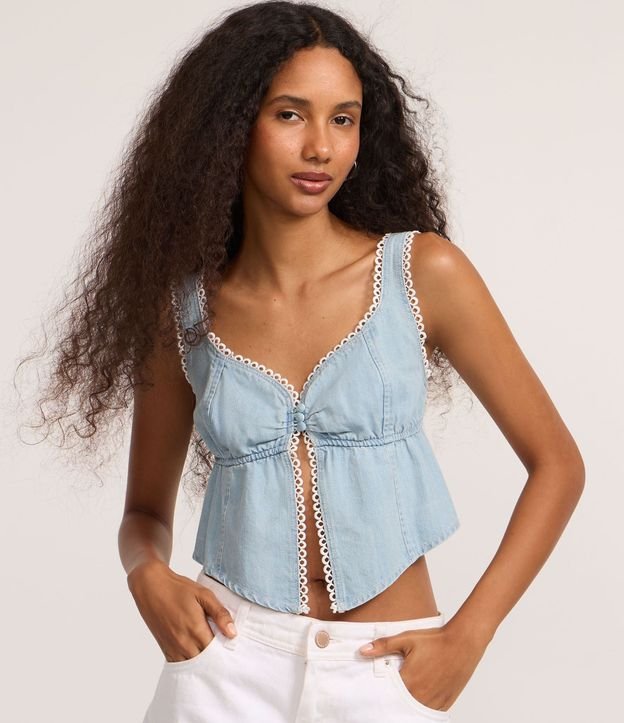 Blusa Cropped en Jeans con Botones Forrados en el Busto 4