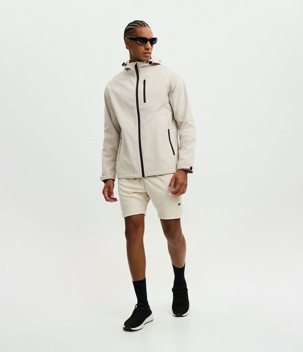 Campera Deportiva Tecnológica Resistente al Agua con Capucha 4