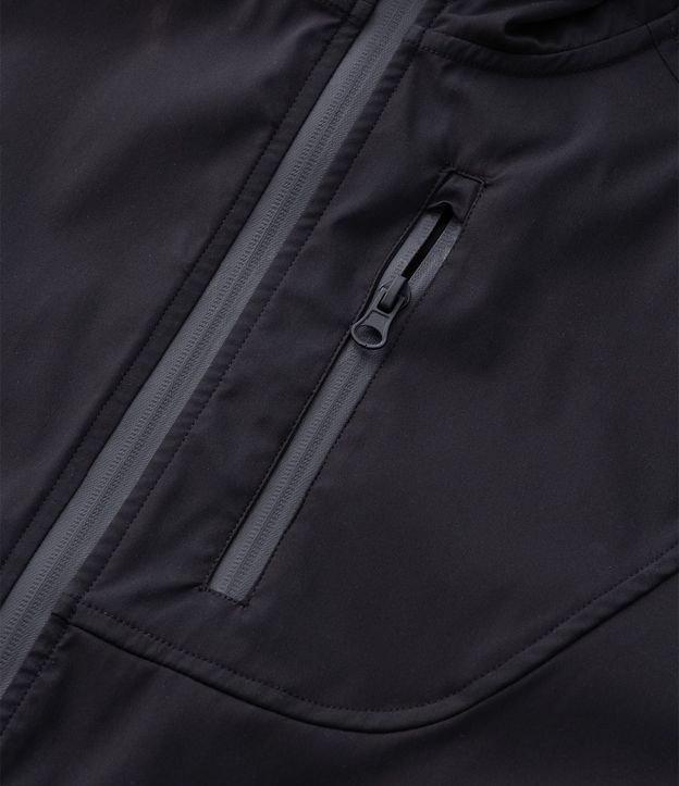 Campera Deportiva Tecnológica Resistente al Agua con Capucha 9