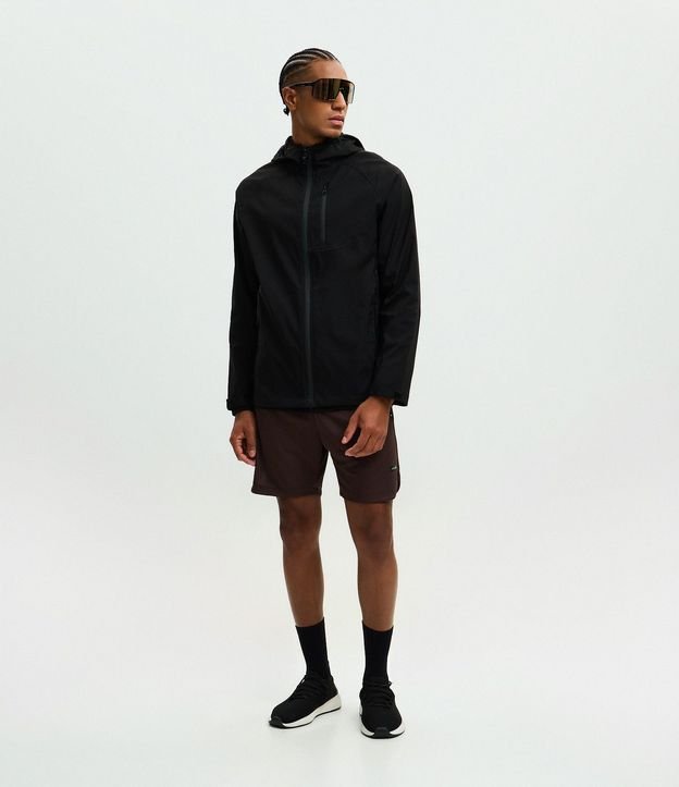 Campera Deportiva Tecnológica Resistente al Agua con Capucha
