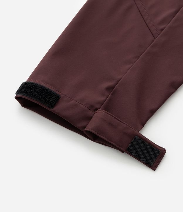 Campera Deportiva Tecnológica Resistente al Agua con Capucha 12