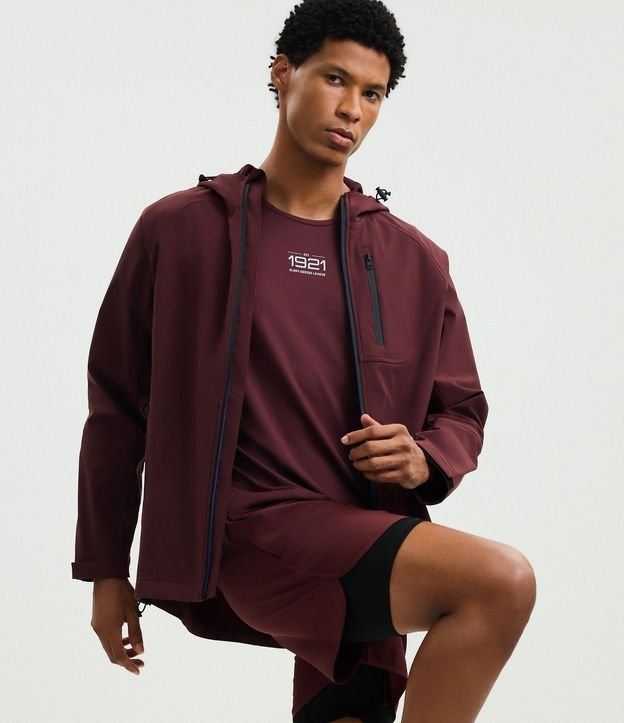 Campera Deportiva Tecnológica Resistente al Agua con Capucha 6