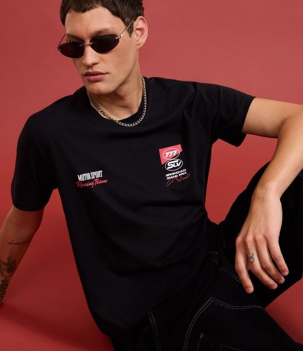 Remera Comfort en Algodón con Estampa y Lettering Motor Sport 2