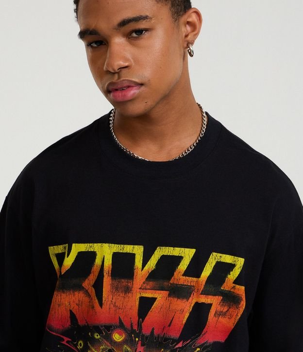 Remera Boxy en Algodón con Estampado Kiss 4