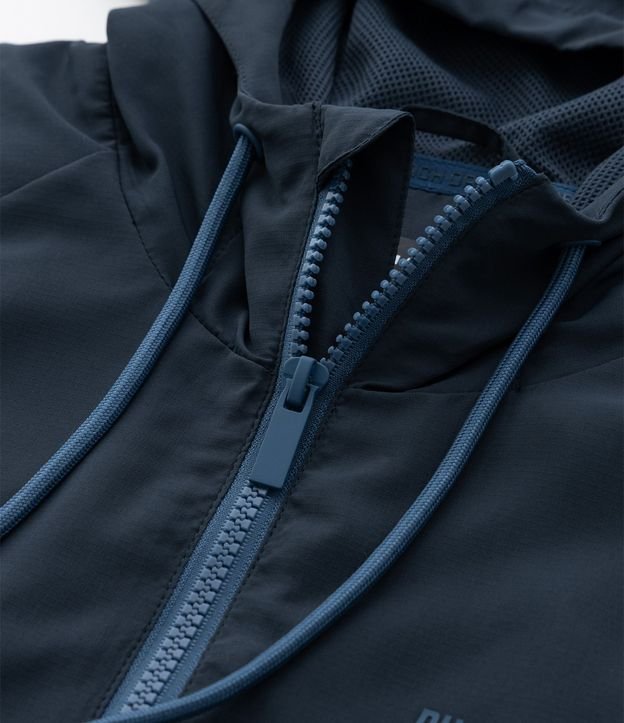 Campera Deportiva Básica con Capucha 9
