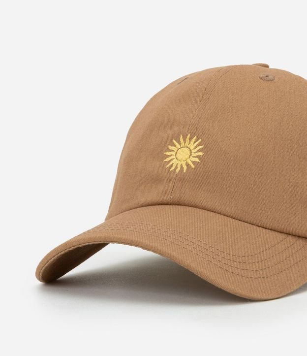 Gorra Asa Curva en Sarga con Bordado de Sol 4