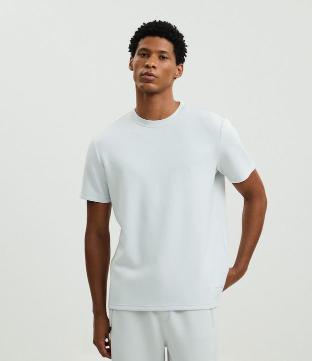 Remera Deportiva en Tecnologia Dry con Lettering