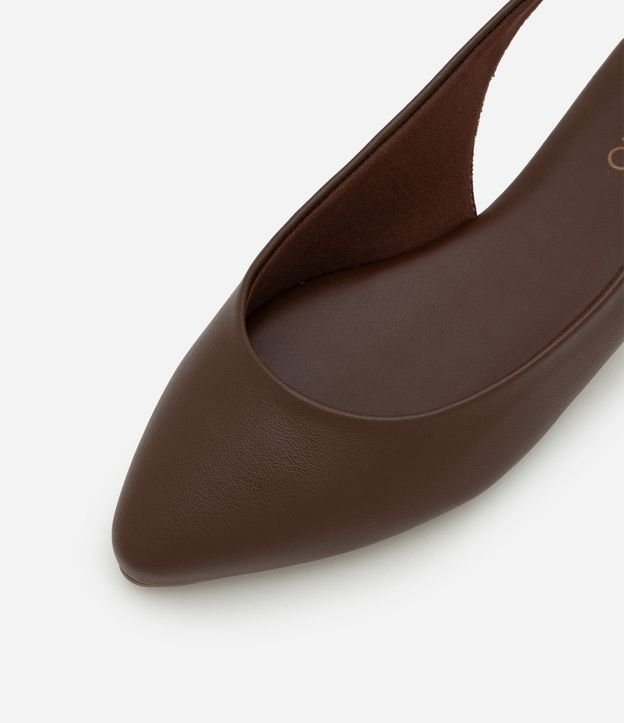 Zapatilla con Tira Elástica y Punta Redondeada 3