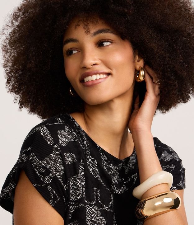 Blusa en Rib con Estampa Abstracta 3