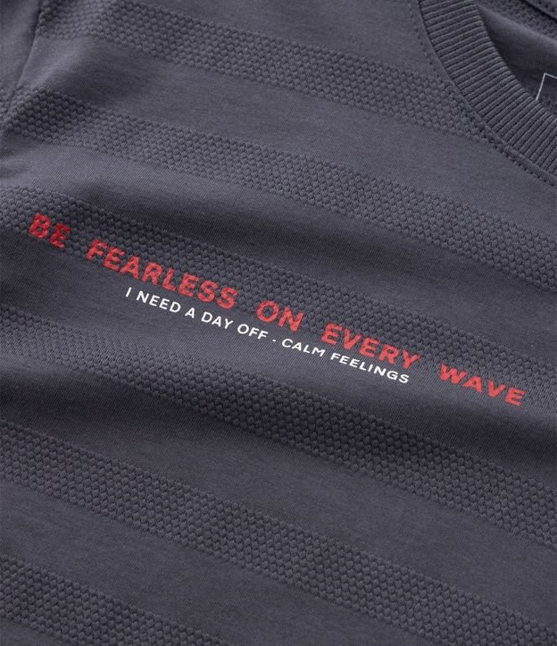 Remera Infantil con Estampa de Surf Texturizada - Talle 5 a 14 años 5