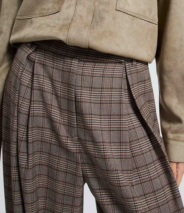 Pantalón Barrel en Sastrería con Estampado de Cuadros 3
