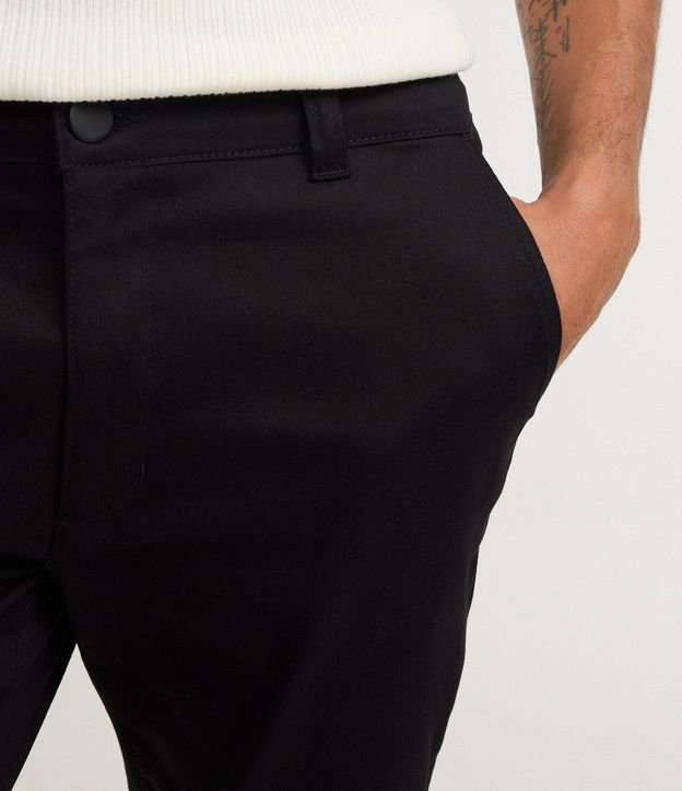 Pantalón Slim en Sarga Cintura con Trabillas y Bolsillo 3