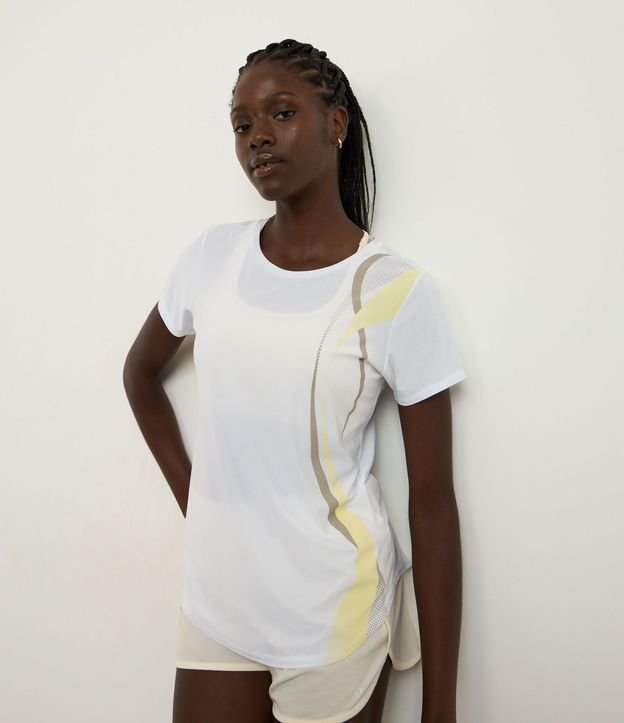 Remera Deportiva en Microfibra con Estampa de Ondas