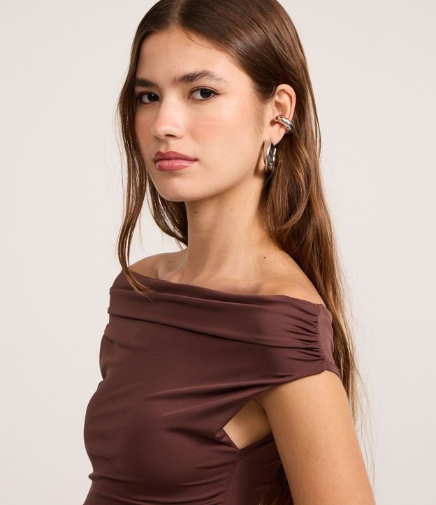 Blusa en Microfibra Hombro a Hombro con Escote Degagê 4