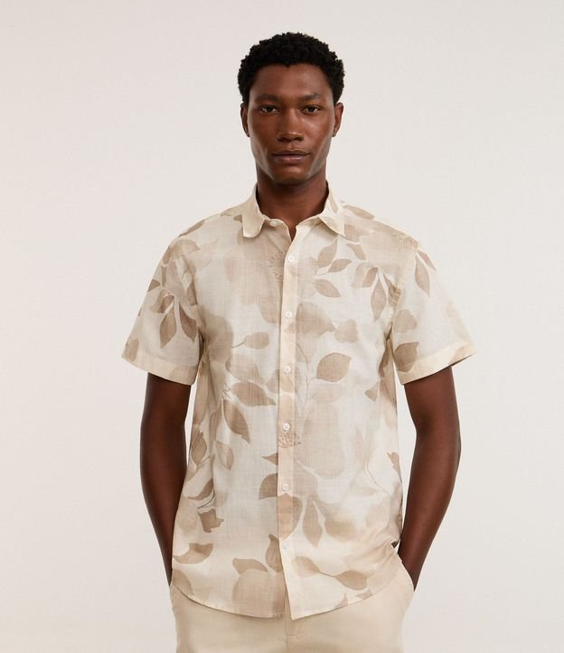 Camisa Comfort en Algodón con Estampa Floral Follaje