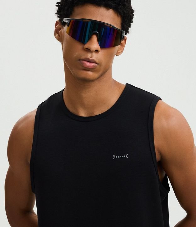Musculosa Tecnologia Dry en Malla con Modal y Estampa Minimalista 3