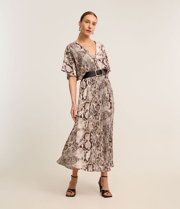 Vestido Evasê Largo en Crepé con Estampa Serpiente