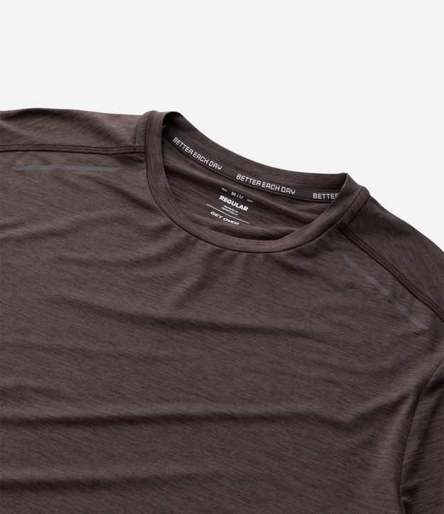 Remera Deportiva con Tecnologia Dry y Detalles Reflectantes 7