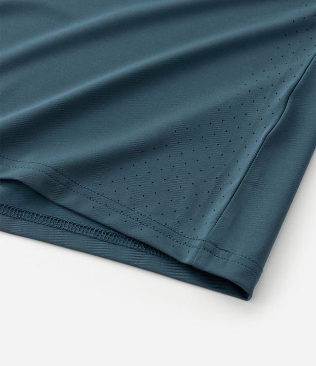 Remera Deportiva con Tecnologia Dry y Laser Cut 11