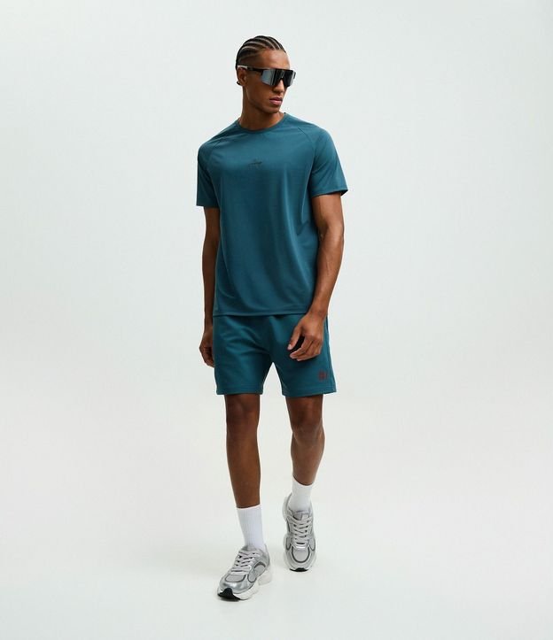 Remera Deportiva con Tecnologia Dry y Laser Cut 2