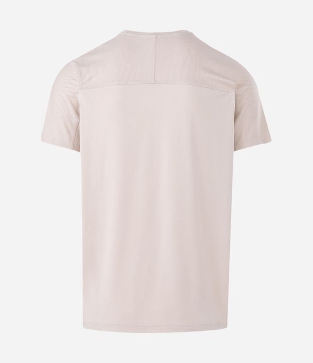 Remera en Tecnologia Dry con Estampado Lettering 1921 y Textura en el Hombro 5