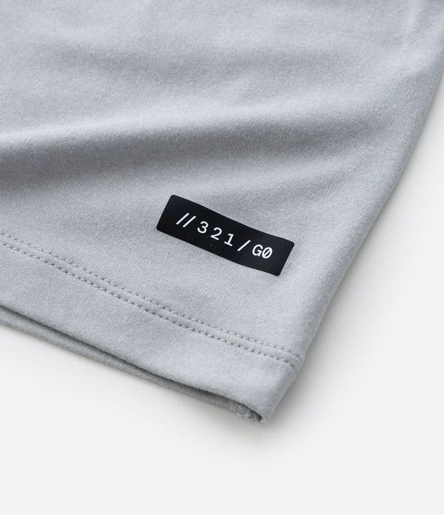 Remera Deportiva con Etiqueta en la Barra y Manga Corta 9