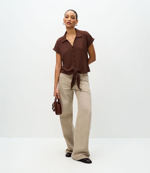 Blusa Texturizada en Viscosa con Botones y Lazo 2