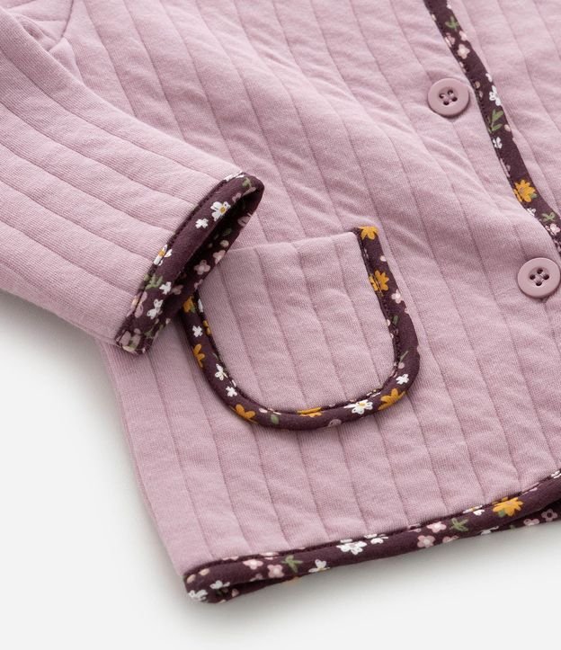 Conjunto Infantil Capitoneada con Campera Biés Floral y Pantalón – Talle 0 a 18 Meses 10