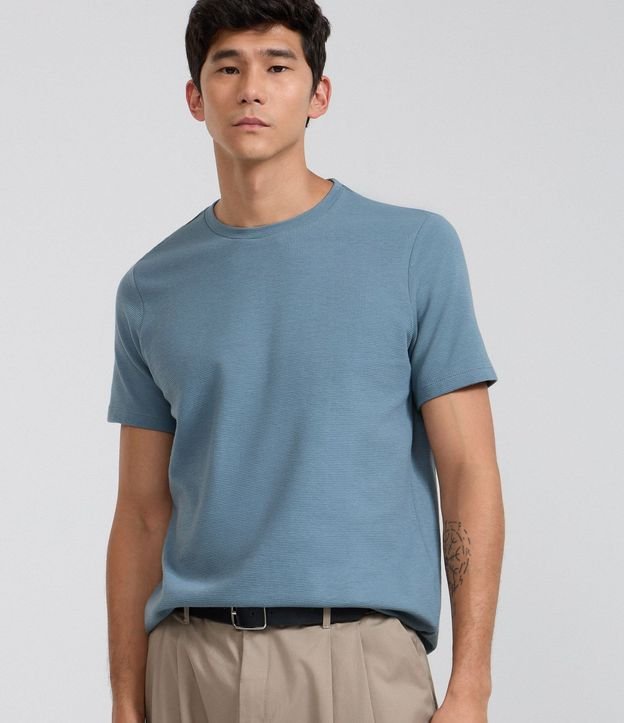 Remera Slim en Algodón con Textura Acanalada