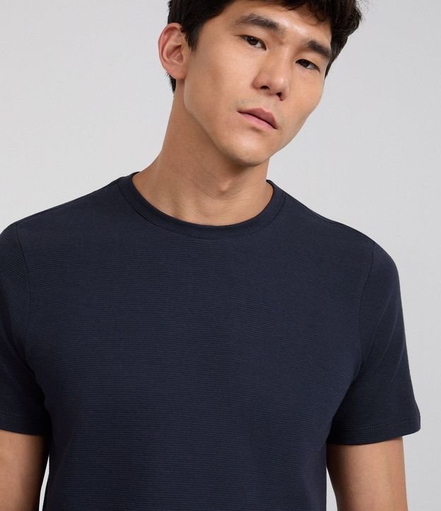 Remera Slim en Algodón con Textura Acanalada 7